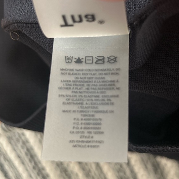 Aritzia TnaBODY™ Atmosphere Hi-Rise 5" Short size Small Black - Picture 7 of 8